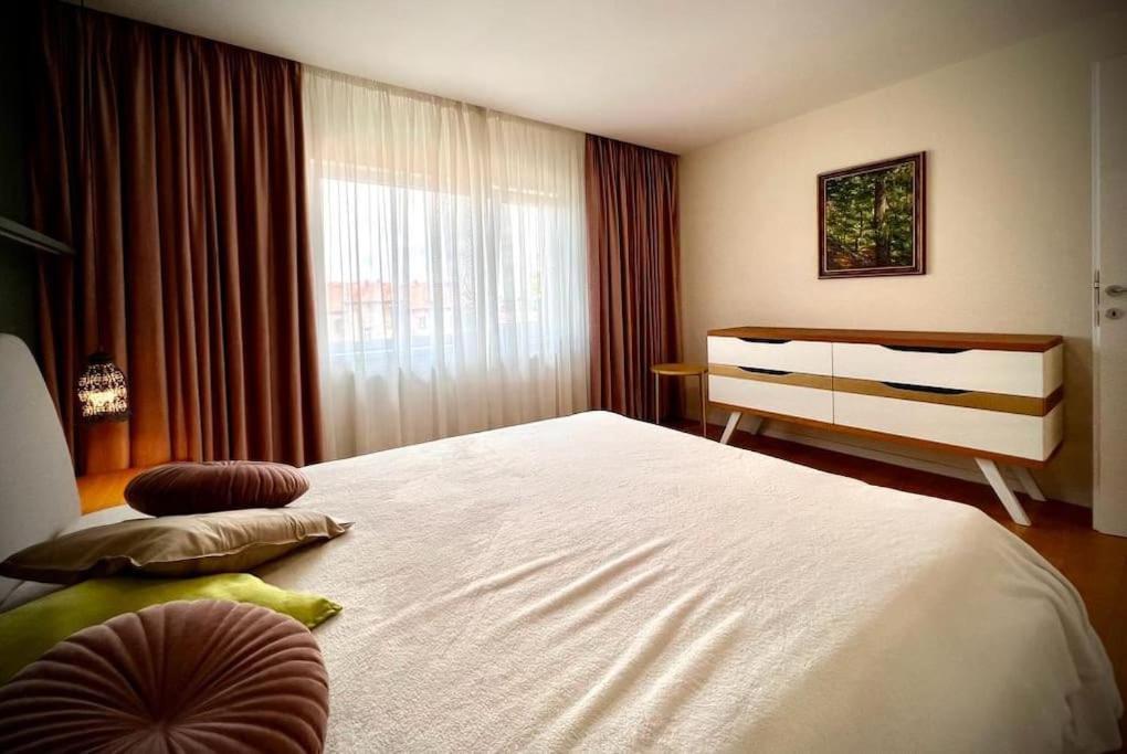 Bright And Modern Home Timisoara Esterno foto